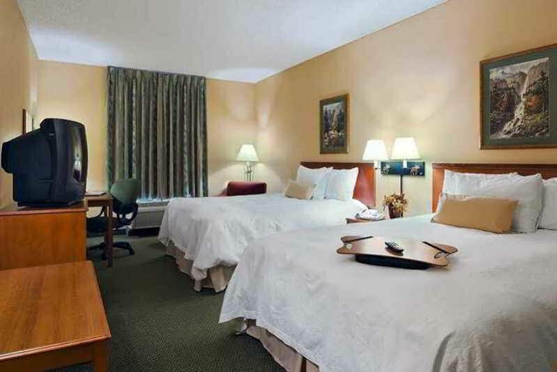 Hampton Inn Kansas City The Legends Eksteriør billede